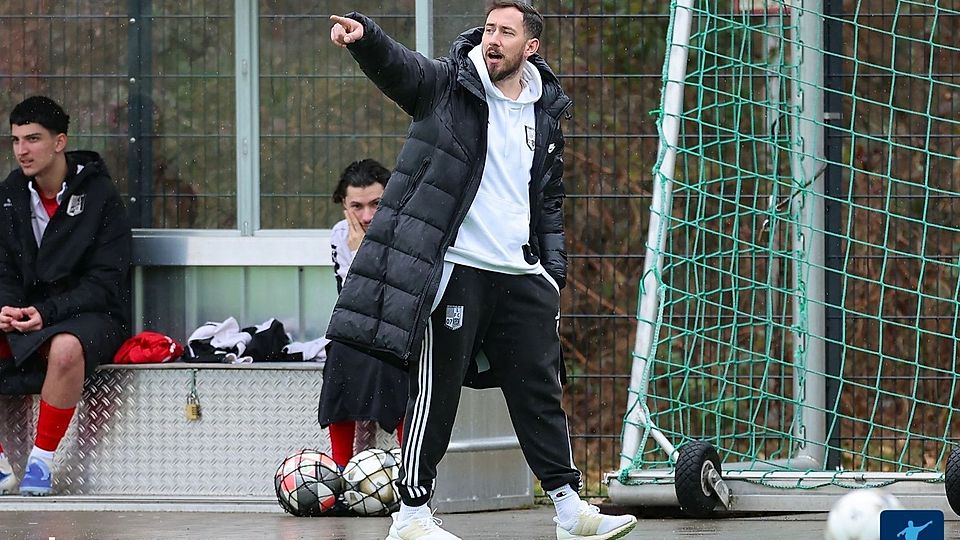 Patrick Schmidt steht nur noch bis Sommer an der Seitenlinie bei Viktoria Kelsterbach.