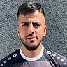  40 Tore in 31 Spielen hat Abdullah Albayrak (am Ball) in der abgelaufenen Saison der Solinger Kreisliga A erzielt. Nun ist er zur SP.-VG. Hilden 05/06 gewechselt. 