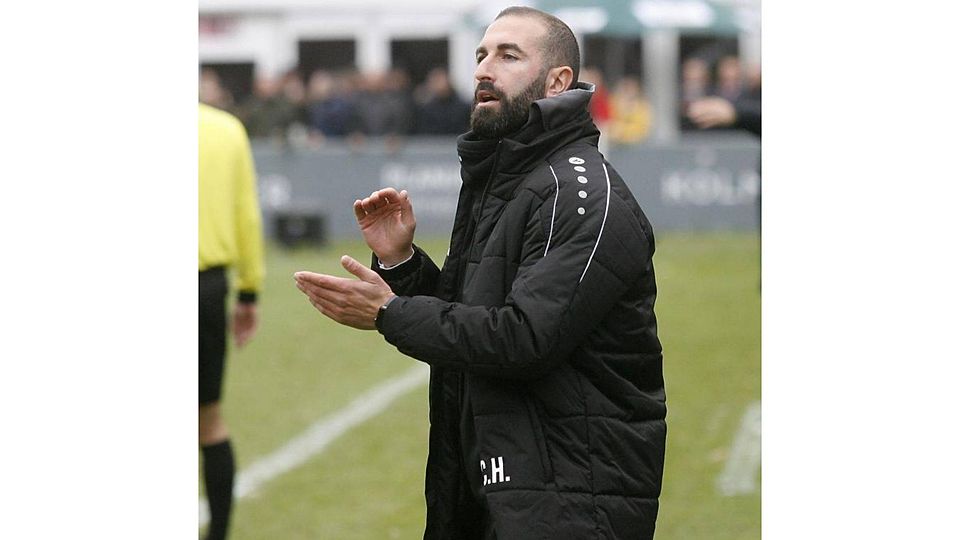 FC Gießen-Trainer Daniyel Cimen dementiert Spekulationen um einen Streik der Spieler wegen ausbleibender Gehaltszahlungen.	Foto: Ben