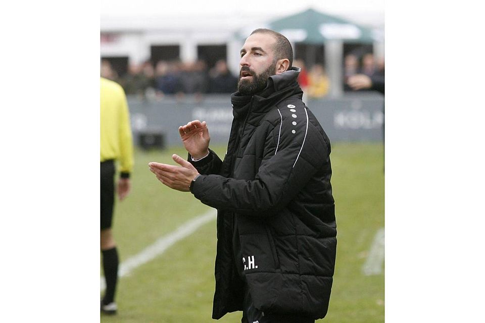 FC Gießen-Trainer Daniyel Cimen dementiert Spekulationen um einen Streik der Spieler wegen ausbleibender Gehaltszahlungen.	Foto: Ben