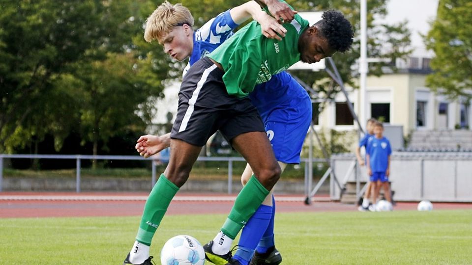 Der Mundinger Christian Kock (vorne) hier im Spiel gegen den SV Weil.