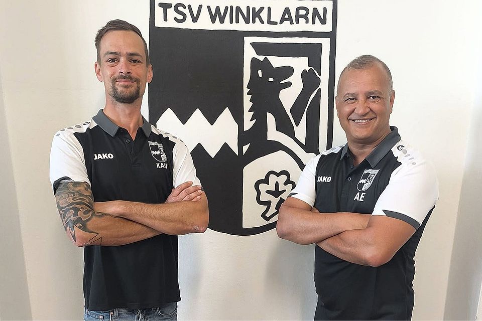 Abteilungsleiter Christian Käsbauer (links) stellt Askin Ergül als neuen Cheftrainer des TSV Winklarn vor. Abteilungsleiter Christian Käsbauer (links) stellt Askin Ergül als neuen Cheftrainer des TSV Winklarn vor.