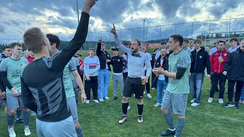 Gefeiert wurde der Sieg im Elfmeterschießen gegen den FC Gottfrieding sehr wohl, doch: Was ist dieser Sieg wert für den SV Maglersdorf?