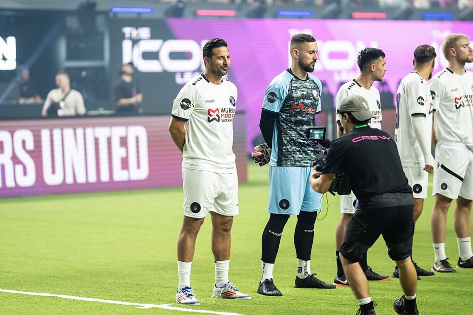 Natürlich sind die Kameras auf die Stars der Icon League gerichtet. Claudio Pizarro, dessen Namen nicht weiter erkärt werden muss, gehört dazu. Aber auch viele Amateurfußballer nutzen diese Bühne mit Vorliebe.
