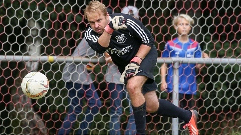Haingrunds Torwart Florian Richter war im Spiel gegen den GSV Breitenbrunn zu bedauern, das in der B-Liga mit 1:10 verloren ging. Schon zur Halbzeit lag der KSV Haingrund 0:7 zurück.	Foto: Joaquim Ferreira