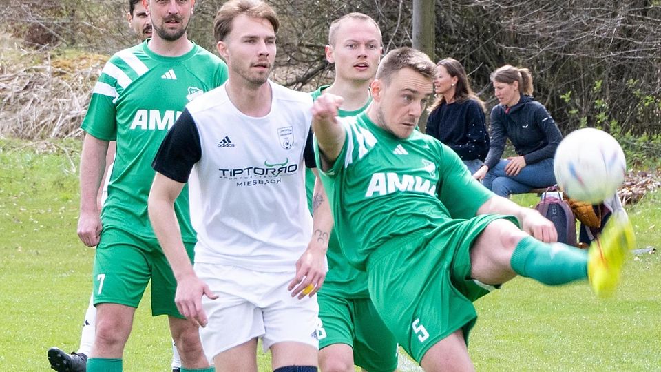 Fußball A-Klasse 4 - 7 SpieleFoto: SV Warngau in grün - Türkspor Hausham, Foto tp