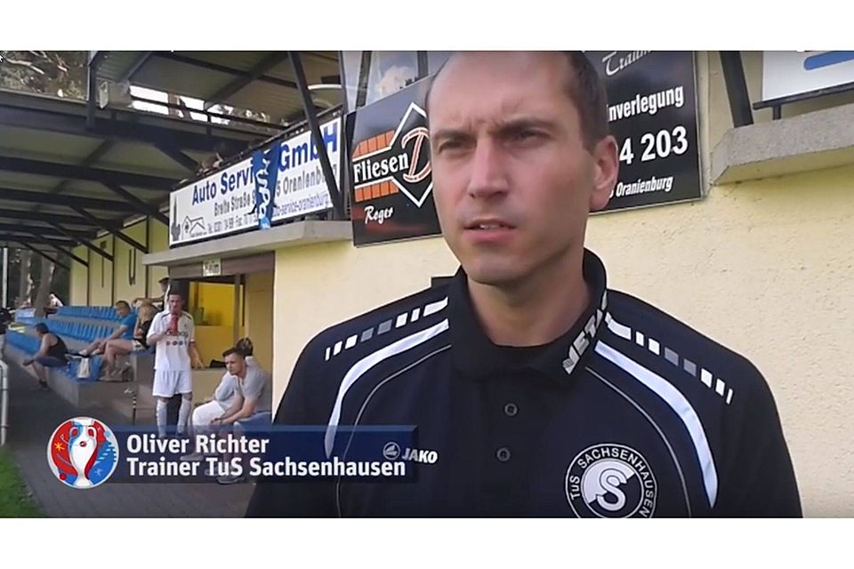 &quot;Deutschland ist ein klarer Favorit für die Europameisterschaft&quot;: Sachsenhausen-Coach Oliver Richter rechnet der DFB-Elf gute Titelchancen aus. Screenshot: Schütz