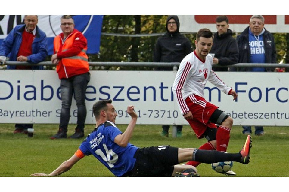 Mit 3:1 bezwang Jahn Forchheim den TSV Karlburg. Archiv: Edgar Pfrogner