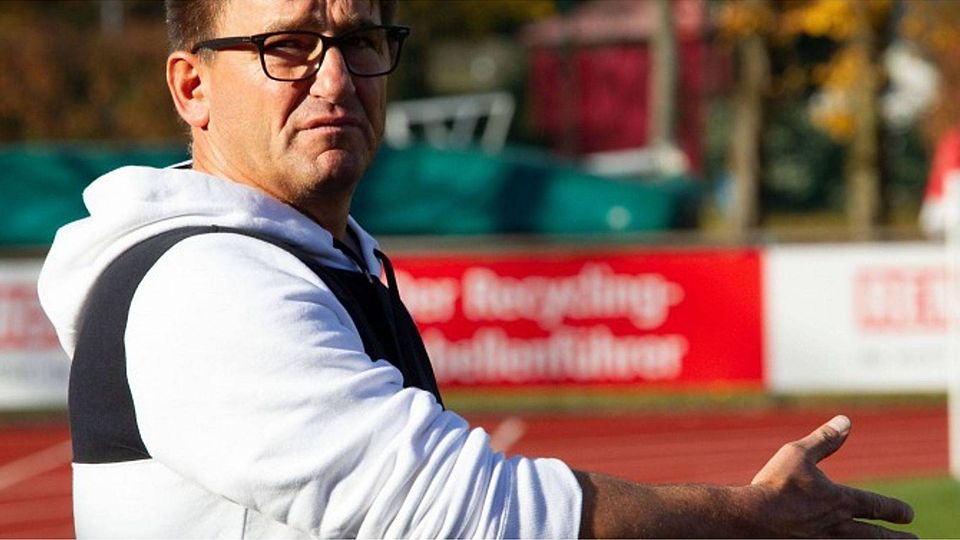 Eine durchwachsene Saison hat Trainer Robert Brand bislang mit seiner Mannschaft gespielt.  Andrea Jaksch