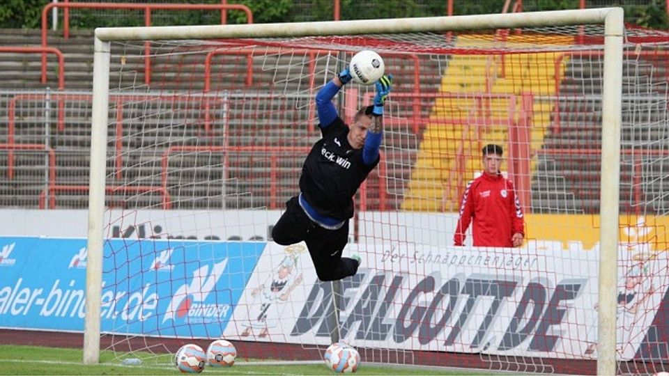 Pascal Nagel fliegt ab jetzt für Freiberg den Bällen hinterher. Foto: Gras
