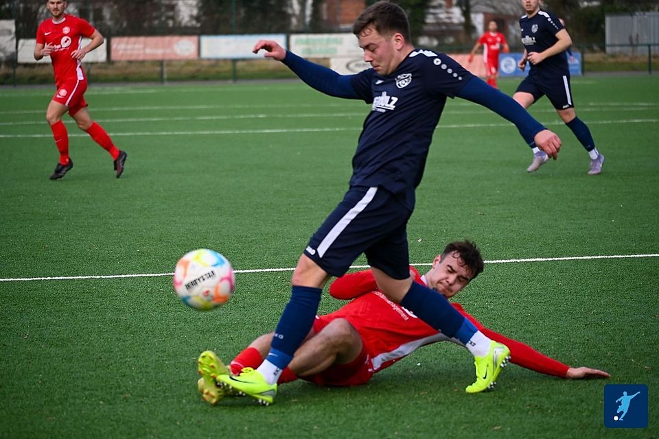 Hinsbeck abgebrochen, Schiefbahn mit starkem Spiel. 