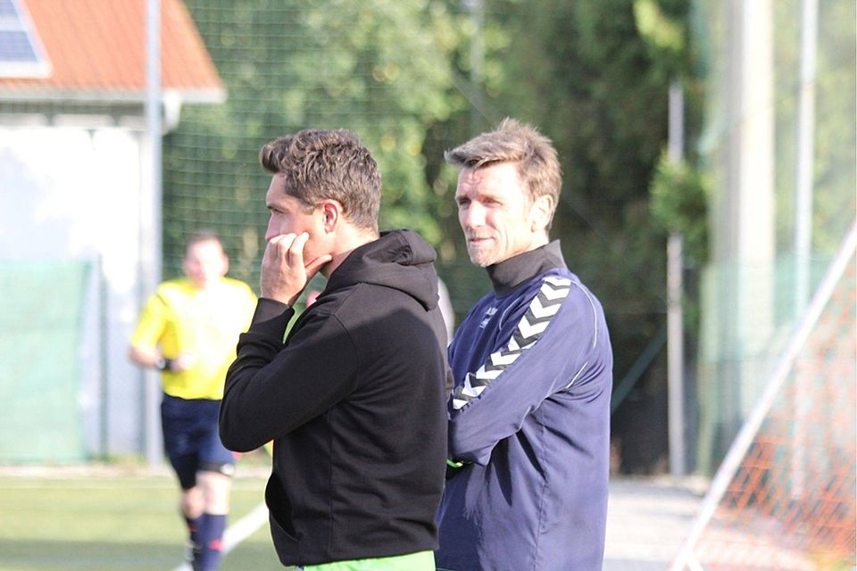 Manuel Zacher (links) und Teammanager Max Wandinger haben sich auf eine erneute Verlängerung der Zusammenarbeit geeinigt. F: Schmideder
