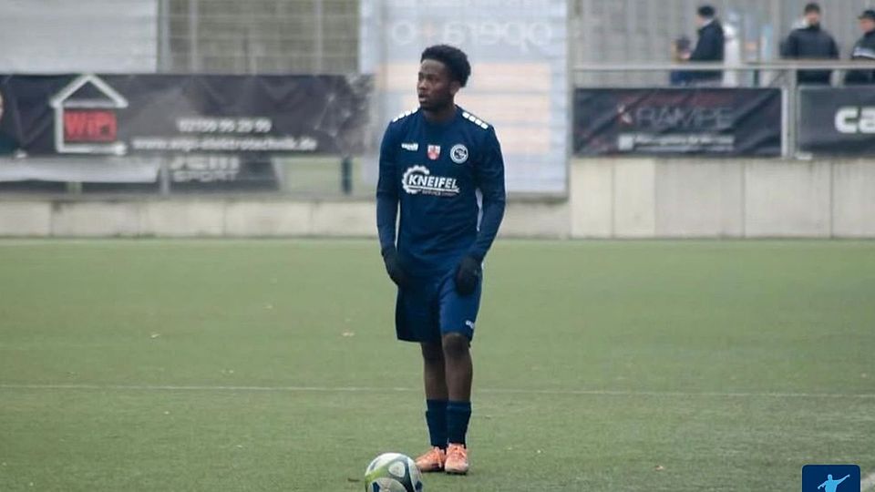 Ratingen 04/19 misst sich mit CfR Links.