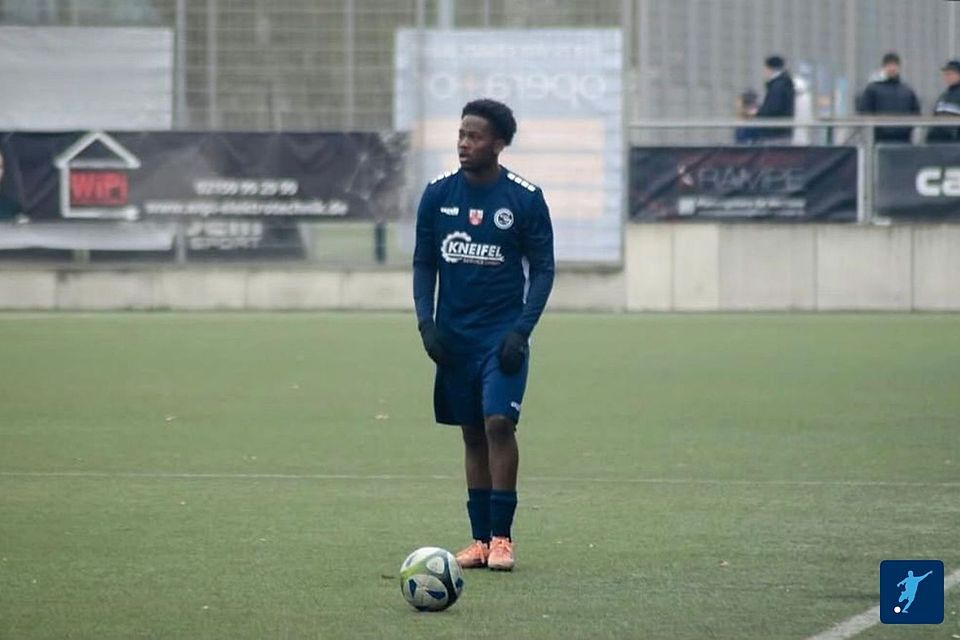 Ratingen 04/19 misst sich mit CfR Links.