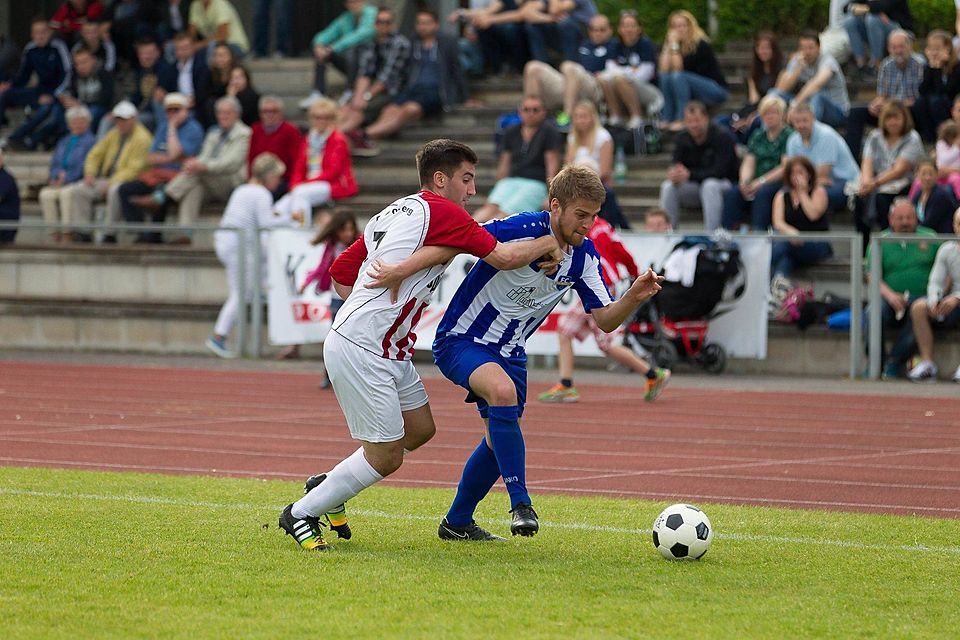 René Gilles (rechts) und der FC Neu-Anspach wollen sich nach dem Kreispokalsieg auch in Dortelweil einen Erfolg holen.