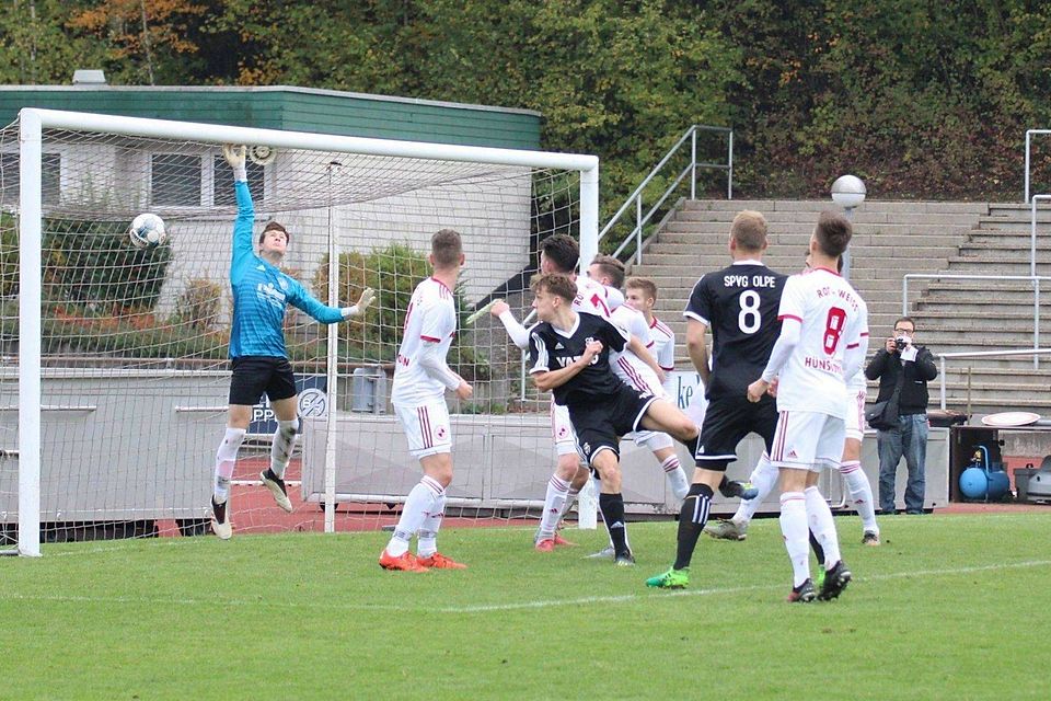 Die Olper verdienten sich den Sieg im Derby gegen Hünsborn vor allen Dingen im zweiten Durchgang und setzen sich in der Landesliga oben fest.
