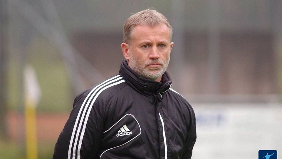 Trainer Armin Stich soll die junge Obertraublinger Elf in die Bezirksliga führen.