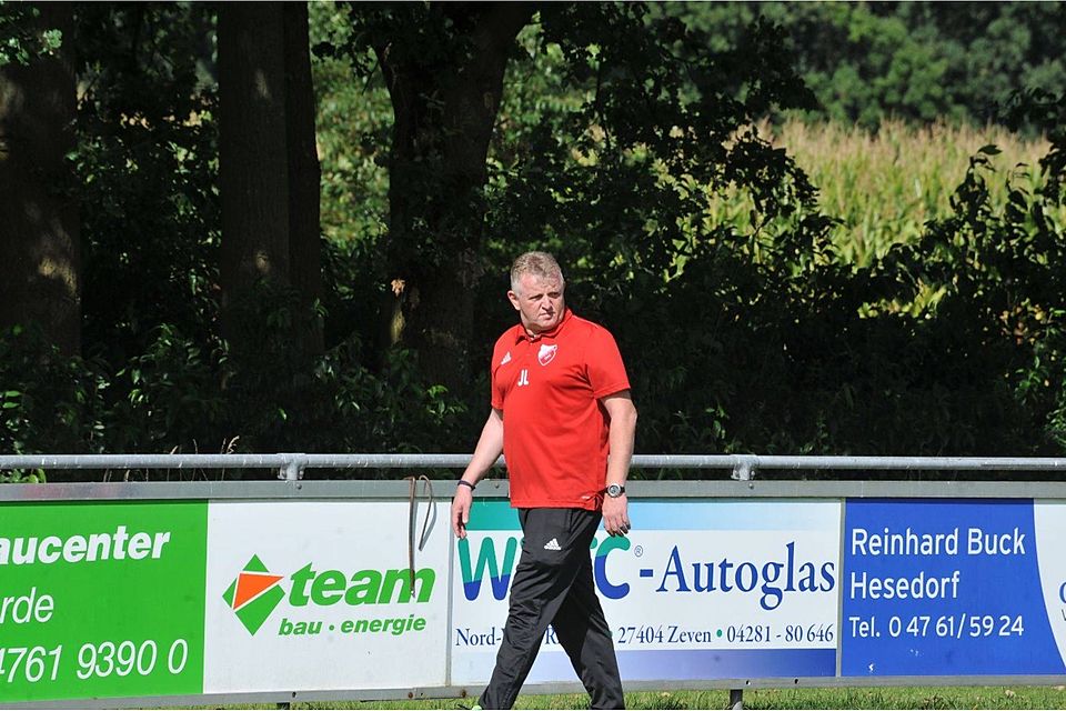 Bleibt nun doch Trainer beim SV Sandbostel: Jens Lüdemann.Foto: mib Picasa