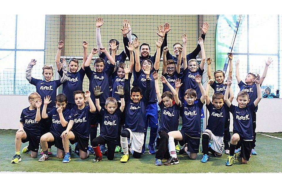 Für 18 Kinder und Jugendliche im Alter von 6 bis 12 Jahren ging es beim FuPa.net Winterferiencamp in der Soccer Arena Bingen um Fußballspaß mit neuen Freunden. Foto: Horozovic