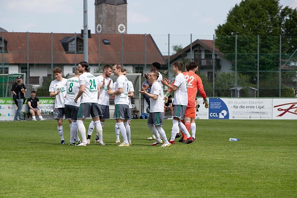 Als Team präsentierten sich die Holzkirchner auch im letzten Heimspiel der Saison gegen Eintracht Karlsfeld. Eine Eigenschaft, mit der die TuS-Kicker so manchen Ausfall aufzufangen wussten.