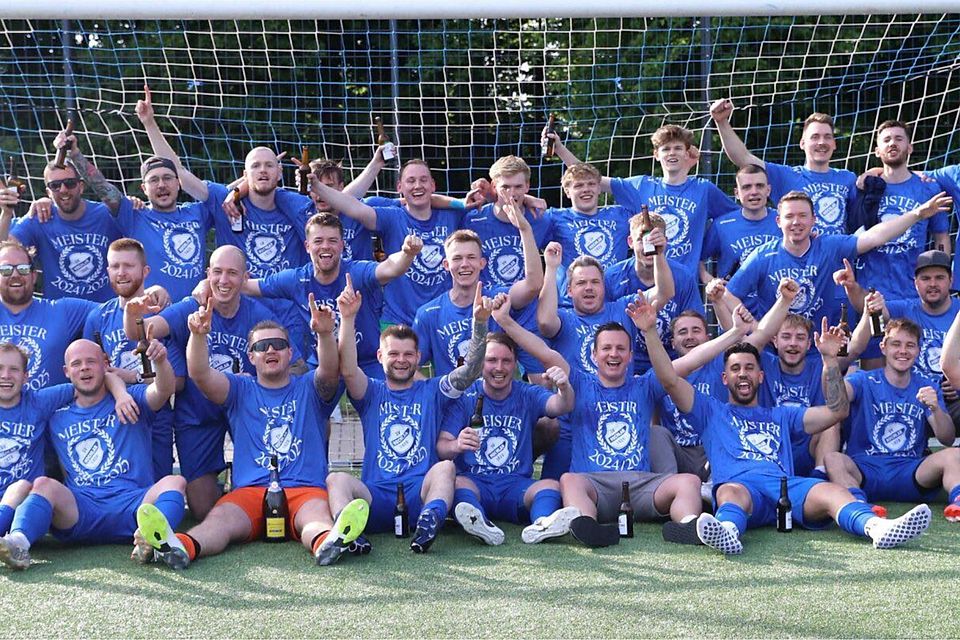 Der SV Hochlar 28 steigt als Meister der Kreisliga A2 Recklinghausen in die Bezirksliga auf. Der SV Hochlar 28 steigt als Meister der Kreisliga A2 Recklinghausen in die Bezirksliga auf.