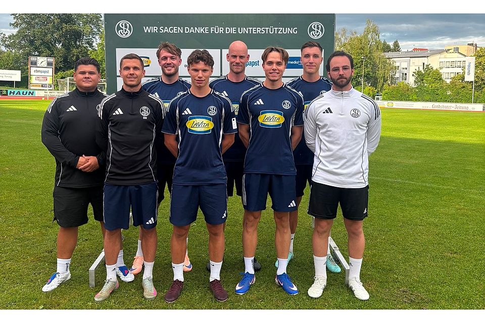 Von links nach rechts: Johannes Maier, Sebastian Maier, Luca Müller, Tim Hoffmann, Martin Stoller, Mario Folger, Yannick Justvan und Kevin Engber. Von links nach rechts: Johannes Maier, Sebastian Maier, Luca Müller, Tim Hoffmann, Martin Stoller, Mario Folger, Yannick Justvan und Kevin Engber.