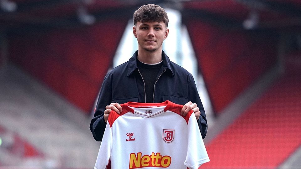 Jakob Seibold gehört künftig offiziell dem Profi-Kader des SSV Jahn Regensburg an.