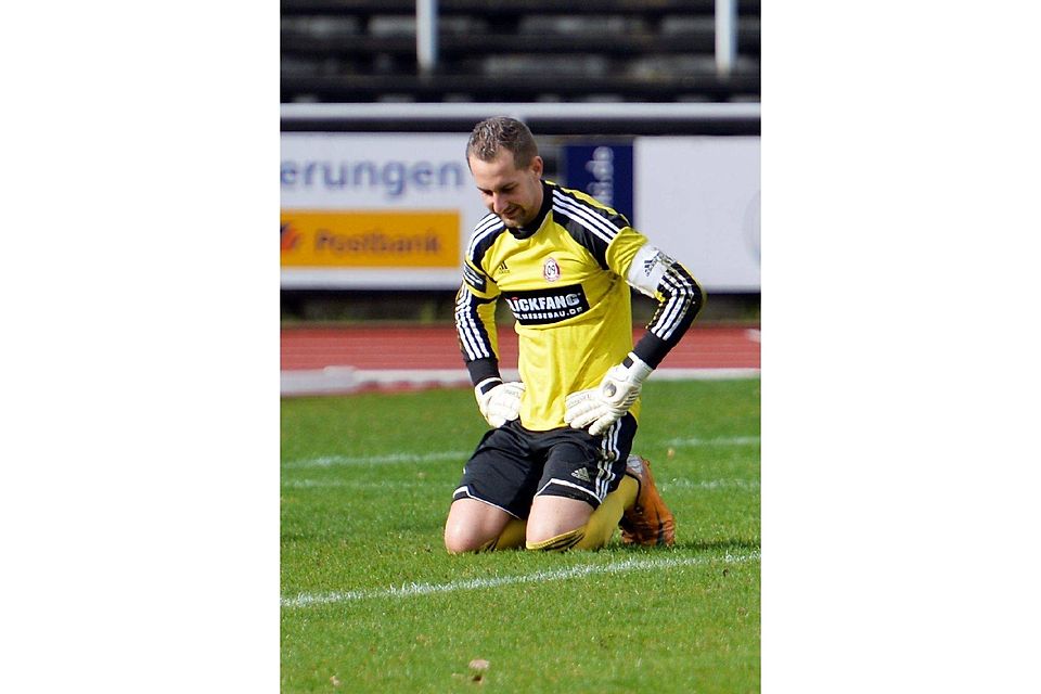 Frustriert: Michael Cebula nach einem Gegentor. , Foto: Uli Herhaus