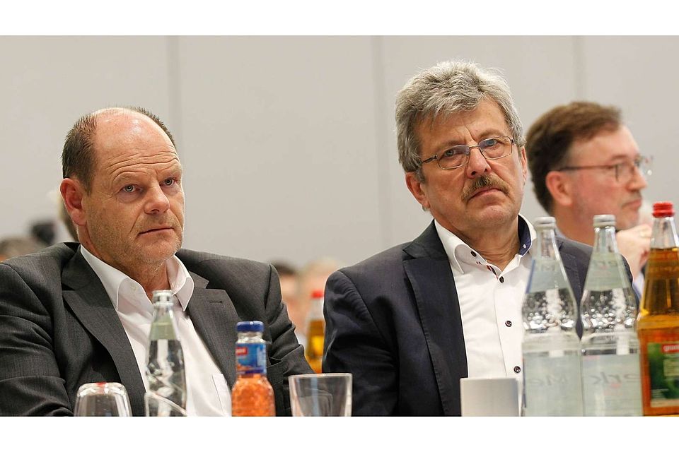Jürgen Faltenbacher (li.) und Josef Janker hoffen auf eine baldige Wiederaufnahme des Spielbetriebs 
