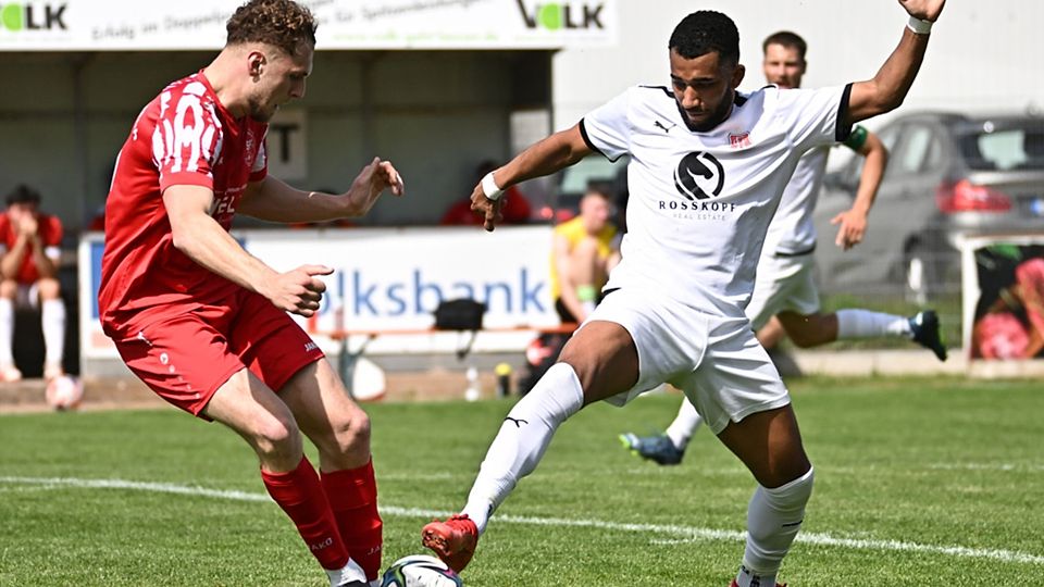  Nicht spielberechtigt? Der frühere Lörracher Paul Rohdenburg (Freiburger FC II, rechts) | Foto: Achim Keller	