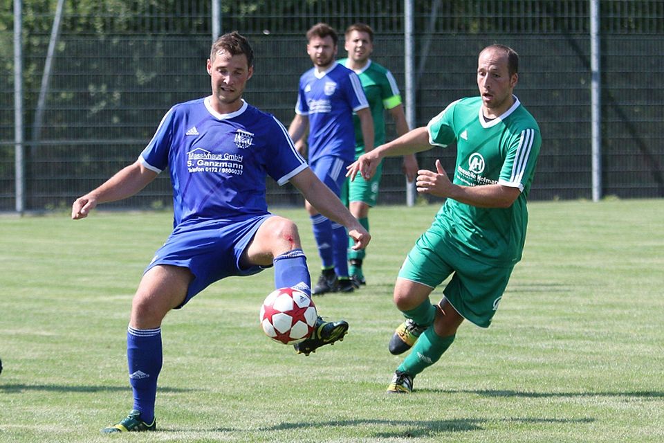 Dominik Kauder (re.) möchte mit seinem TSV auch in der kommenden Saison in der Bezirksliga auf Punktejagd gehen. F: Stöcklein
