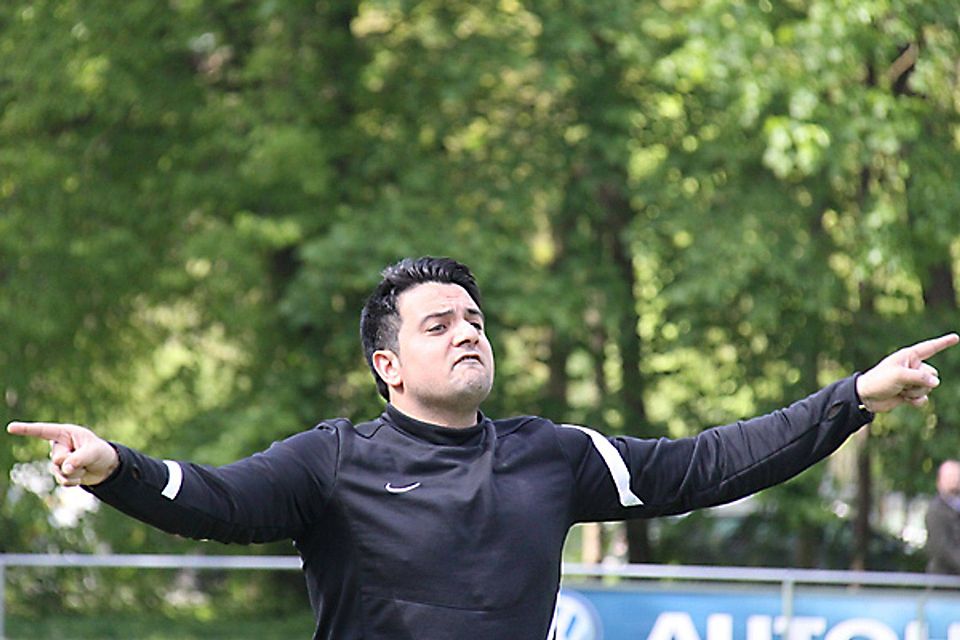 Gibt seit Anfang der Woche wieder »Regieanweisungen« beim TSV Meitingen: Coach Ali Dabestani.  Foto: Karin Tautz