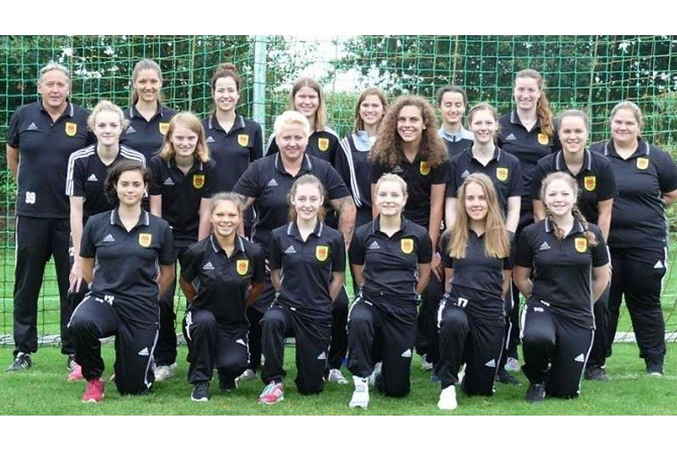 Die Frauen des TSV Apensen, hier das Team der letzten Saison, bekommen viele Nachwuchskräfte hinzu.