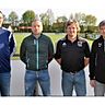 Vorstand Reinhard Bauer (von rechts) mit dem neuen Trainerteam Robert Rothmeier, Wolfgang Hofer und Adolf Kögl.