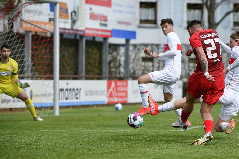 So erzielt Hasan Pepic in der 86. Minute den Siegtreffer für den Bahlinger SC gegen den VfB Stuttgart II. 