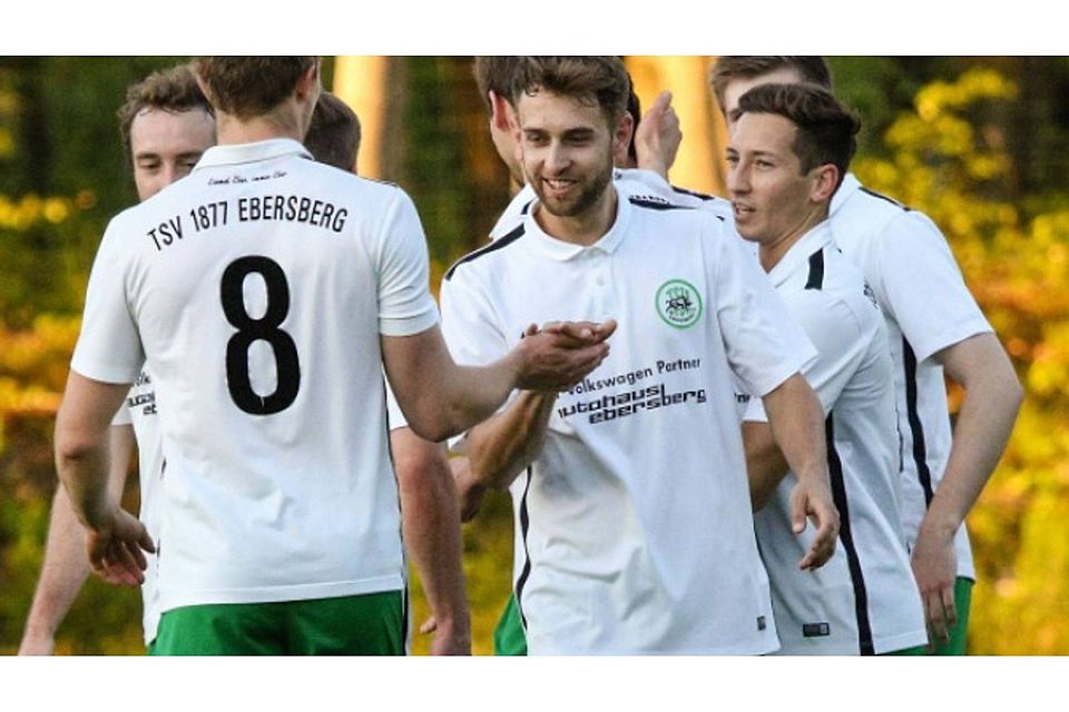 Ebersberger Freude nach dem 1:0 von Christopher Lechner gegen den TSV Ottobrunn. Foto: riedel