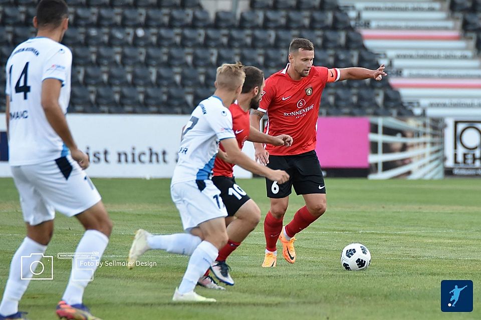 Der FC Memmingen hat Ex-Profi Manuel Konrad (rechts im Bild) verpflichtet.