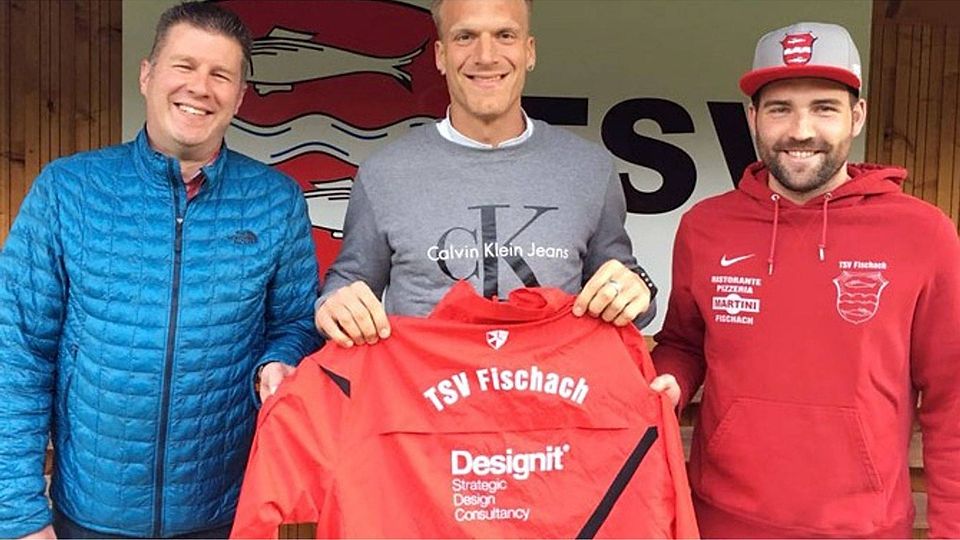 Die Abteilungsleiter Dirk Weber (links) und Florian Schöner (rechts) freuen sich auf die Zusammenarbeit mit dem neuen Coach Dominik Bröll.