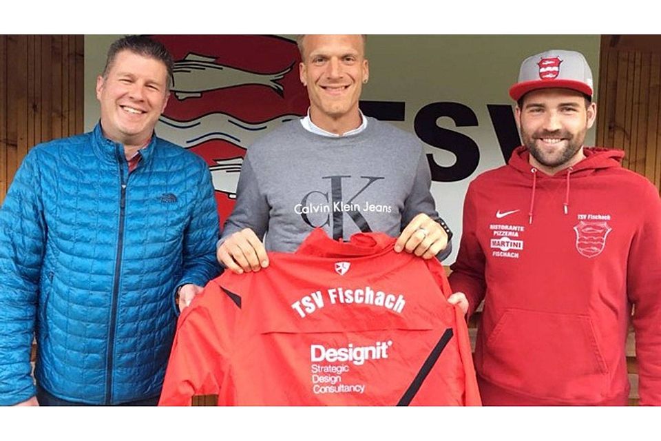 Die Abteilungsleiter Dirk Weber (links) und Florian Schöner (rechts) freuen sich auf die Zusammenarbeit mit dem neuen Coach Dominik Bröll.