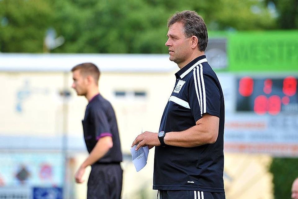 Jürgen Steib (hier als Trainer des VfB in der Saison 2014/15) kehrt kurzfristig nach Eichstätt zurück.