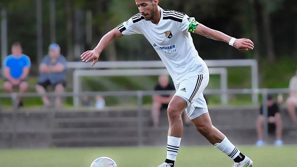  Späte Führung: In der 86. Minute erzielte Abdel-Amin Bouhouch im Reserveduell beim FC Tiengen II das 2:1 für den SV 08 Laufenburg II. | Foto: Jürgen Rudigier 