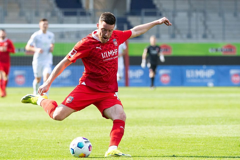 Von Heidenheim nach Regensburg geht es für Torjäger Christian Kühlwetter.