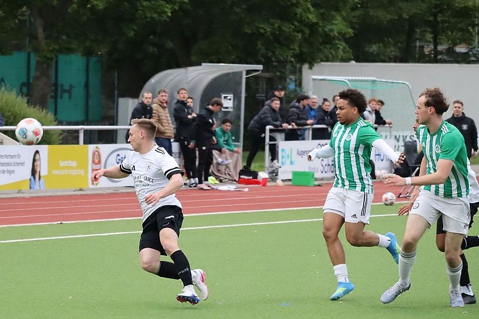 Der SC Elsdorf (am Ball) hatte gegen Brauweiler im Pokal-Halbfinale das nachsehen. 