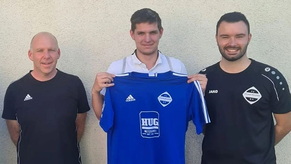 Luca Lüchinger (Mitte) mit den Steinener Trainern Daniel Schulz (links, zugleich Sportchef) und Philipp Lieber | Foto: Verein