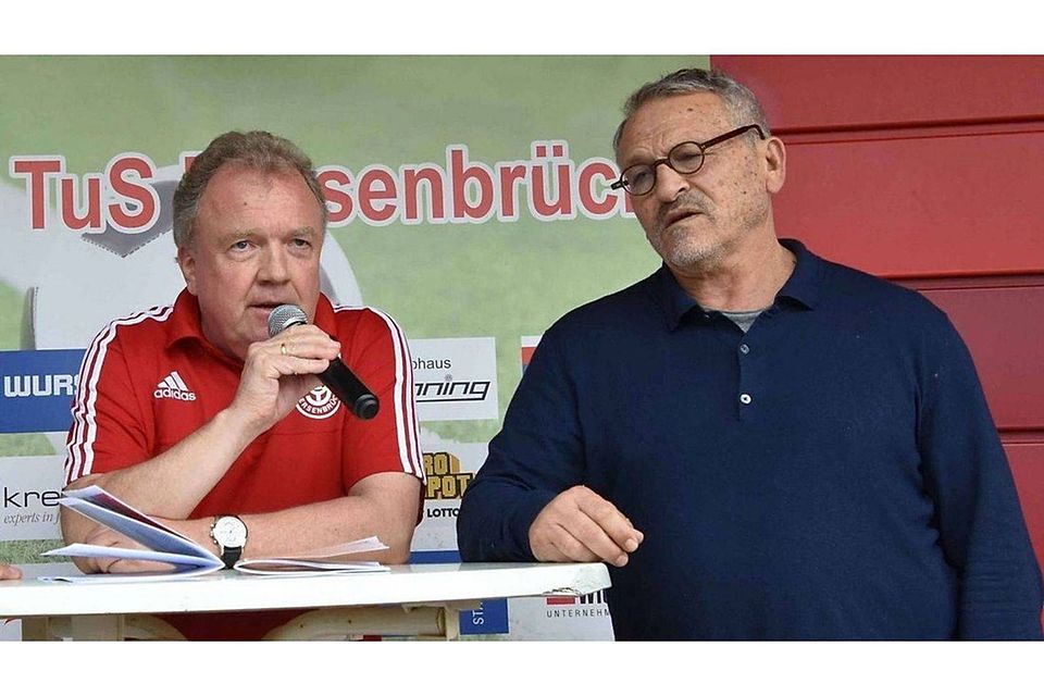 Viele Diskussionen: TuS-Finanzvorstand Werner Rehkamp (links) und Trainer Farhat Dahech.