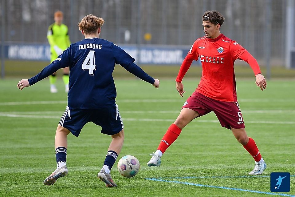 Vier Jahre lang spielte Anes Spago (r.) im NLZ des SC Paderborn.