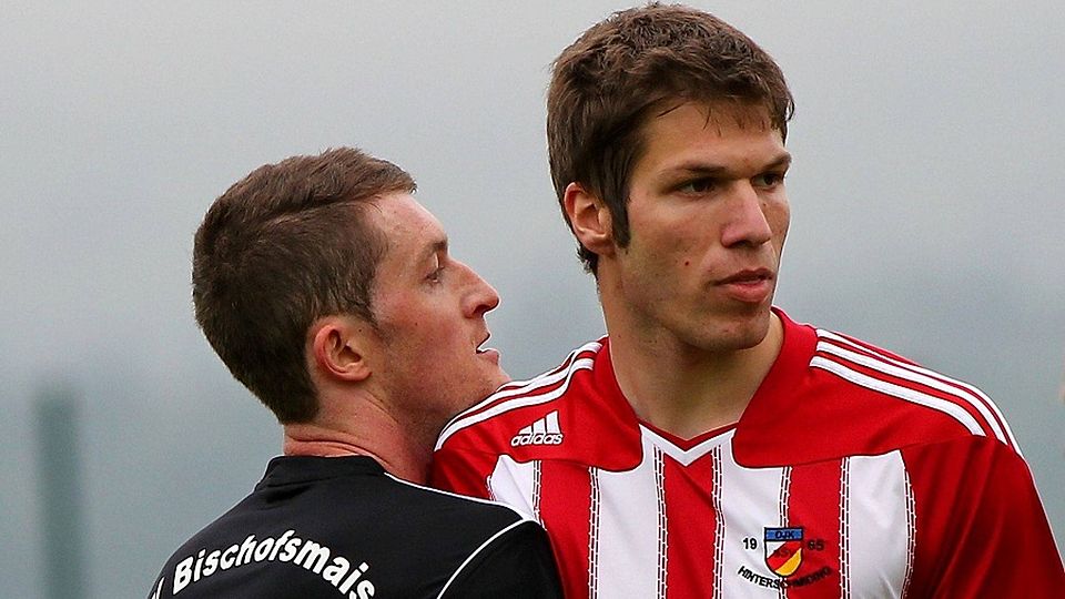 Dominik Manzenberger (re.) wechselt im Sommer zum FC Sturm Hauzenberg F: Weiderer