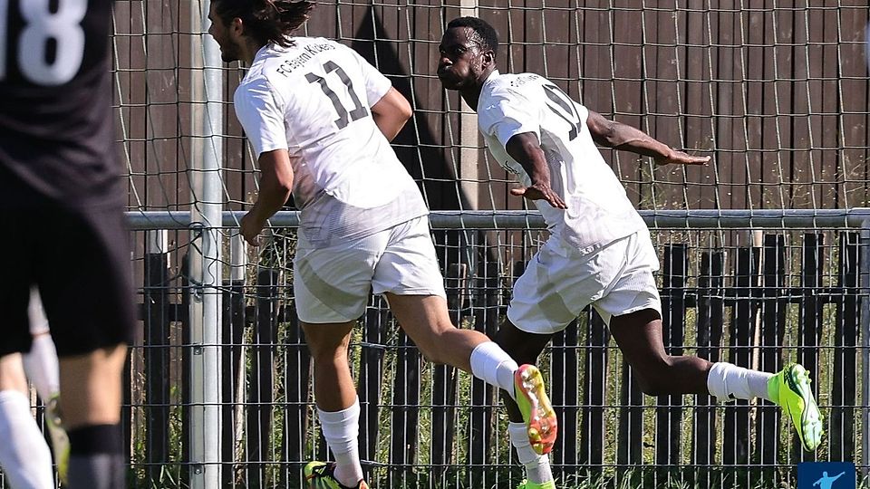 Wollen auch in der Bezirksliga weiter knipsen: Der 40-Tore-Sturm der BaKis heuert beim ASV Vach an.