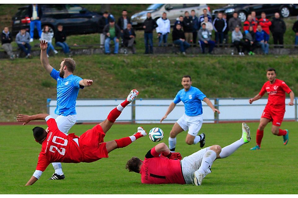 Türkspor Mosbach stolpert in Schwarzach F: Weindl Türkspor Mosbach stolpert in Schwarzach F: Weindl