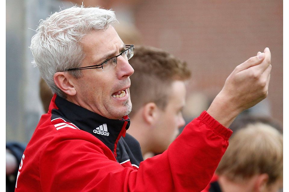 Einiges zu beanstanden gab es für Ansgar Schmees in den bisherigen Partien als Trainer des VfL Emslage. Jetzt hat er sein Amt zur Verfügung gestellt. F: Werner Scholz